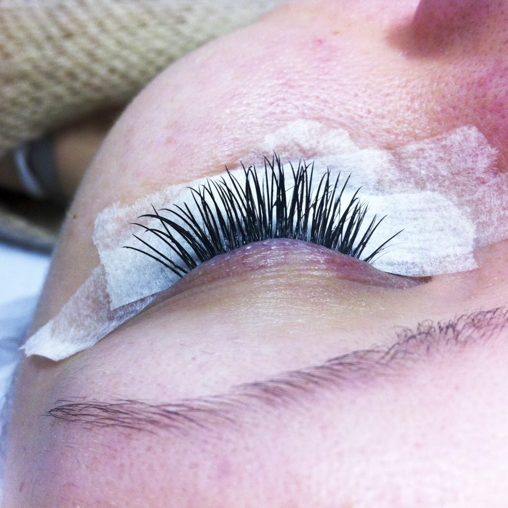 How Long do Eyelashes Last Beauty Bar